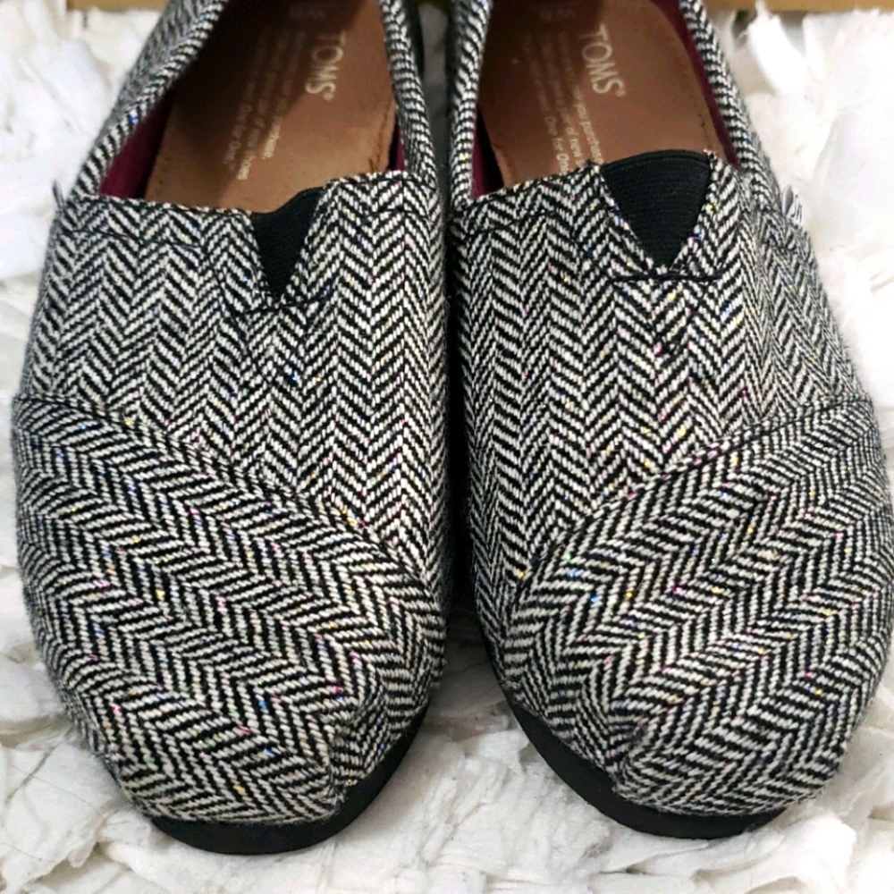 Toms Classics Women's Size 6 Black Metallic Herringbone Shoes - Picture 6 of 12